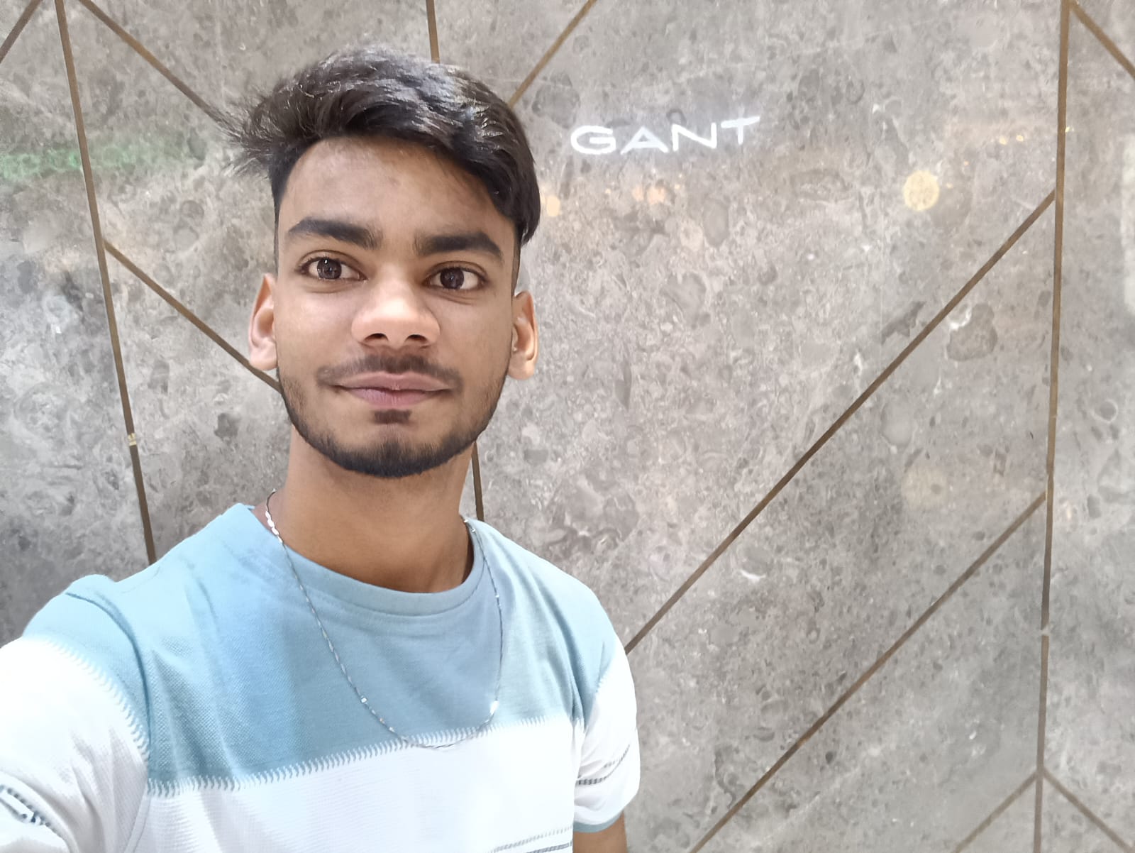 gulshan famlelo